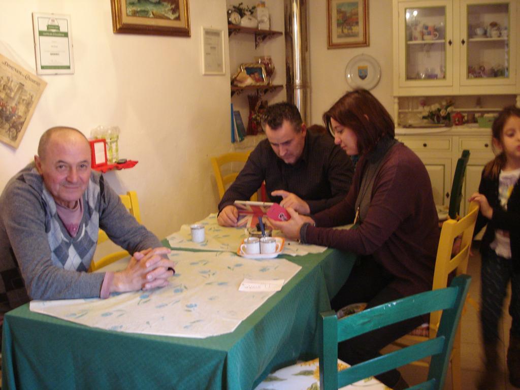 Da Giuse Bed & Breakfast Trebiano ภายนอก รูปภาพ